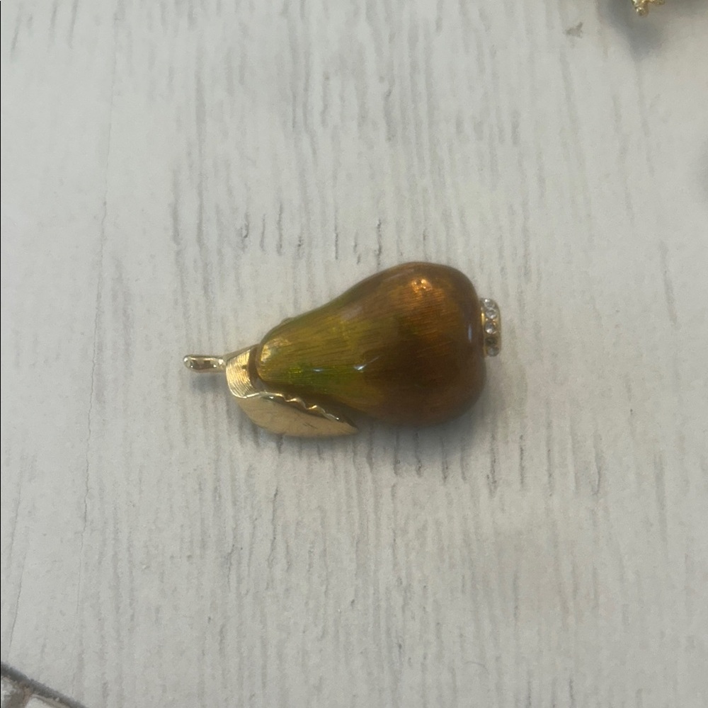 Vintage NOS MFA Museum Fine Arts Enamel Fruit Pear Brooch